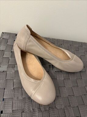 Vionic Beige Leather Ballet Flats